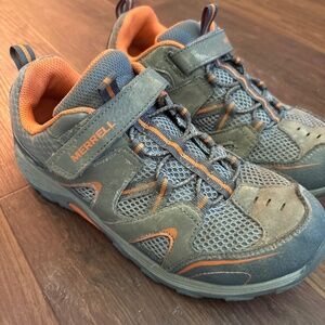 Merrell Boys Size 6 Hiking Shoes